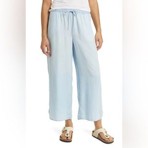 Caslon Dolphin Hem Wide Leg Chambray Pants